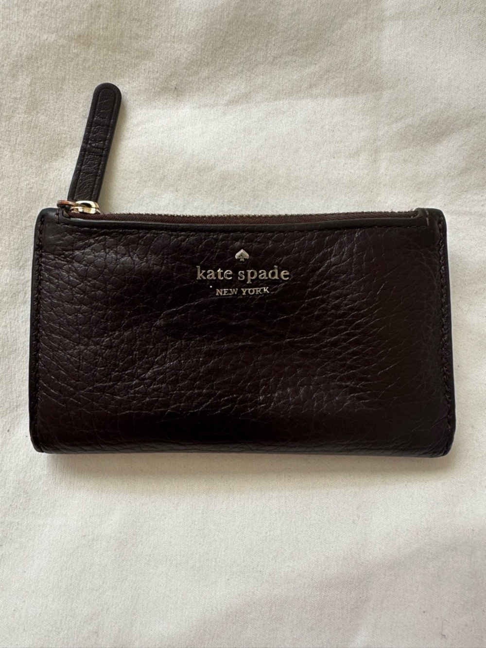 Kate Spade Pebbled Leather Bifold Wallet Burgundy Red Zip Coin Card Holder